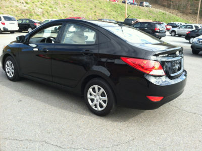 2012 Hyundai Accent  GLS