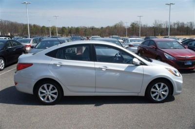 2012 Hyundai Accent  GLS