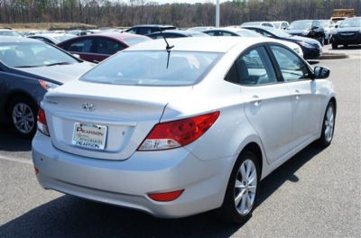 2012 Hyundai Accent  GLS