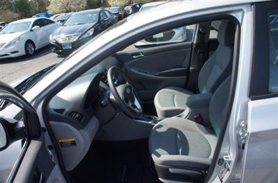 2012 Hyundai Accent  GLS