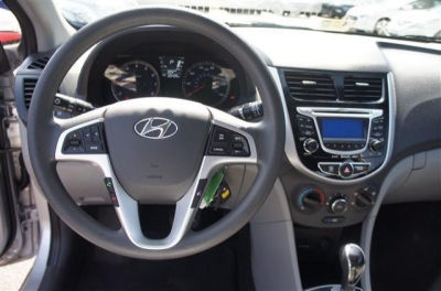 2012 Hyundai Accent  GLS