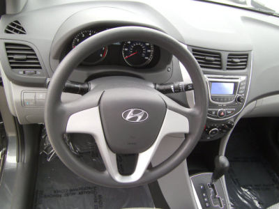 2012 Hyundai Accent  GLS
