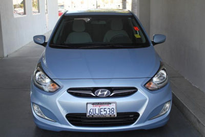 2012 Hyundai Accent  SE