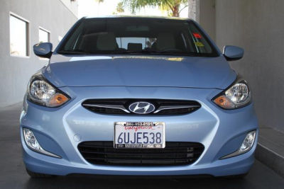 2012 Hyundai Accent  SE