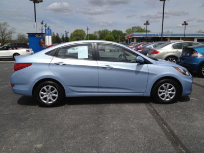 2012 Hyundai Accent  GLS
