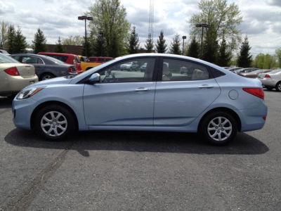 2012 Hyundai Accent  GLS