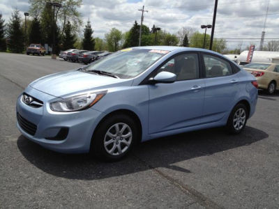 2012 Hyundai Accent  GLS