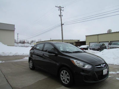 2012 Hyundai Accent  SE