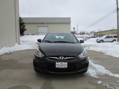 2012 Hyundai Accent  SE