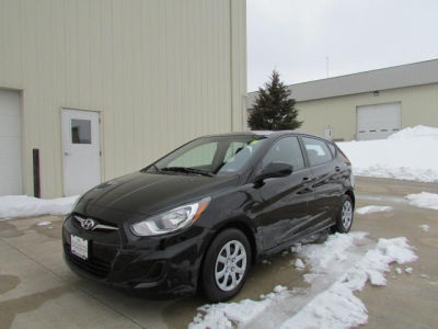 2012 Hyundai Accent  SE