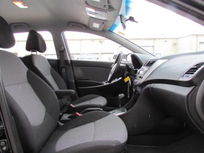 2012 Hyundai Accent  SE