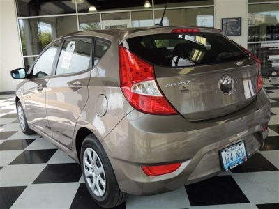 2012 Hyundai Accent  SE