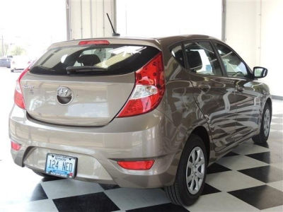 2012 Hyundai Accent  SE