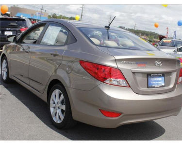 2012 Hyundai Accent  GLS