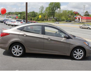 2012 Hyundai Accent  GLS