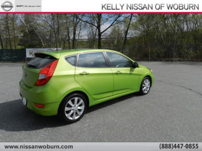 2012 Hyundai Accent  SE