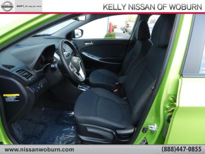 2012 Hyundai Accent  SE