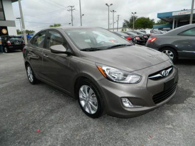 2012 Hyundai Accent  GLS