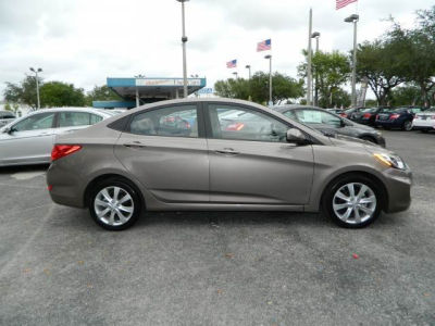 2012 Hyundai Accent  GLS