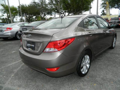 2012 Hyundai Accent  GLS