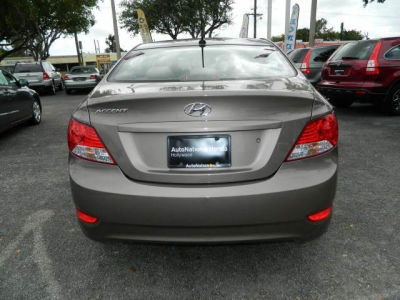 2012 Hyundai Accent  GLS