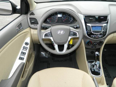 2012 Hyundai Accent  GLS