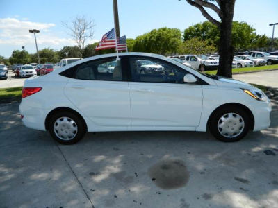 2012 Hyundai Accent  GLS