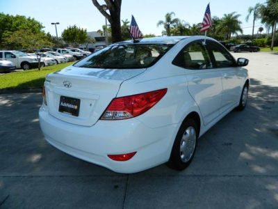 2012 Hyundai Accent  GLS