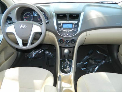 2012 Hyundai Accent  GLS