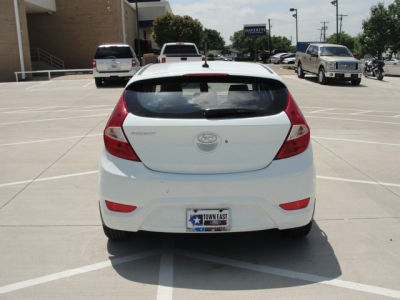 2012 Hyundai Accent  SE