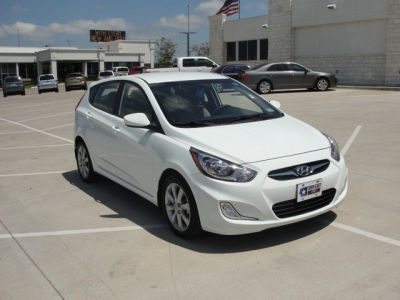 2012 Hyundai Accent  SE