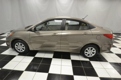 2012 Hyundai Accent  GLS