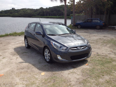 2012 Hyundai Accent  SE