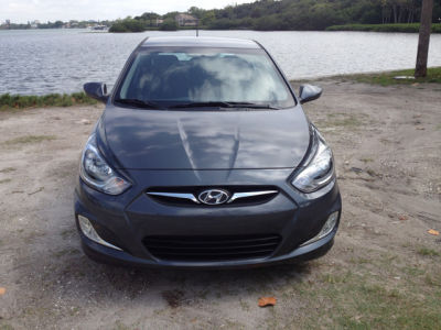 2012 Hyundai Accent  SE
