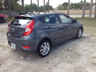 2012 Hyundai Accent  SE