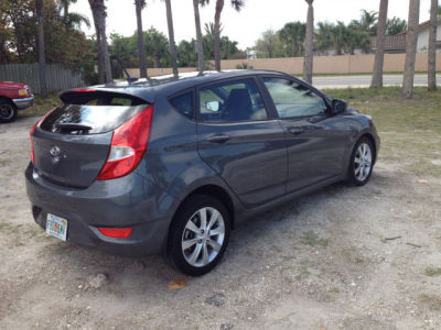 2012 Hyundai Accent  SE