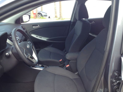 2012 Hyundai Accent  SE