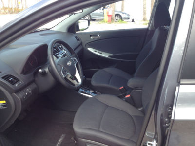 2012 Hyundai Accent  SE