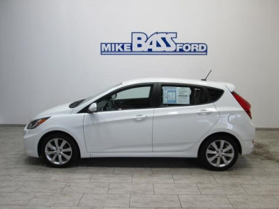 2012 Hyundai Accent  SE