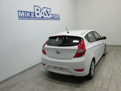 2012 Hyundai Accent  SE