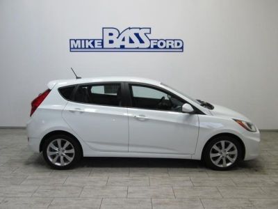 2012 Hyundai Accent  SE