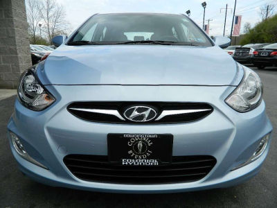 2012 Hyundai Accent  SE