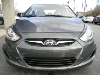 2012 Hyundai Accent  GLS