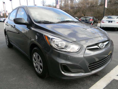 2012 Hyundai Accent  GLS