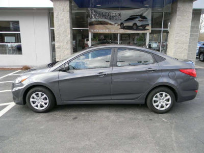 2012 Hyundai Accent  GLS