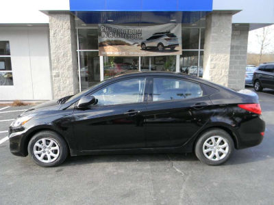 2012 Hyundai Accent GLS