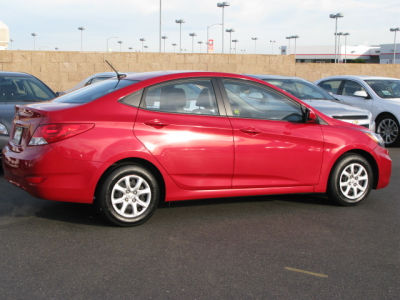 2012 Hyundai Accent  GLS