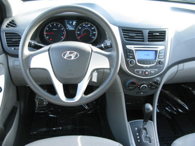2012 Hyundai Accent  GLS