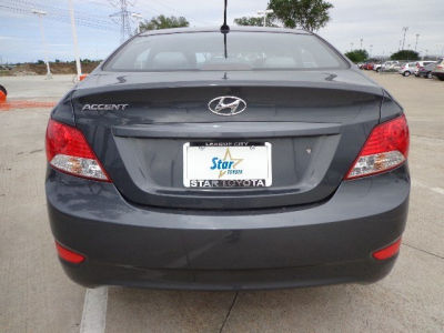 2012 Hyundai Accent  GLS