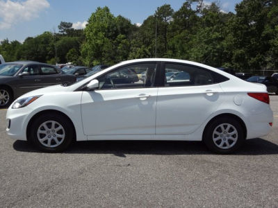 2012 Hyundai Accent  GLS